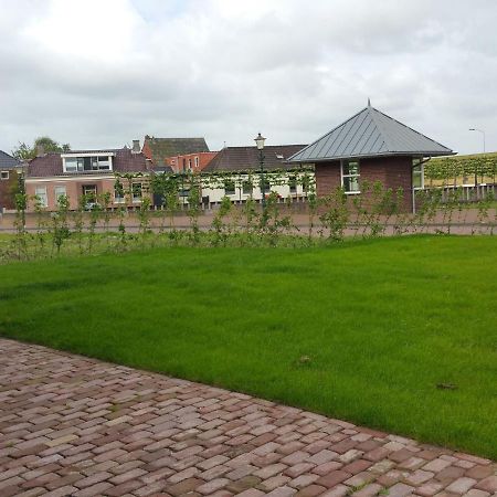 Heritage Holiday Home in Zoutkamp with Garden Buitenkant foto