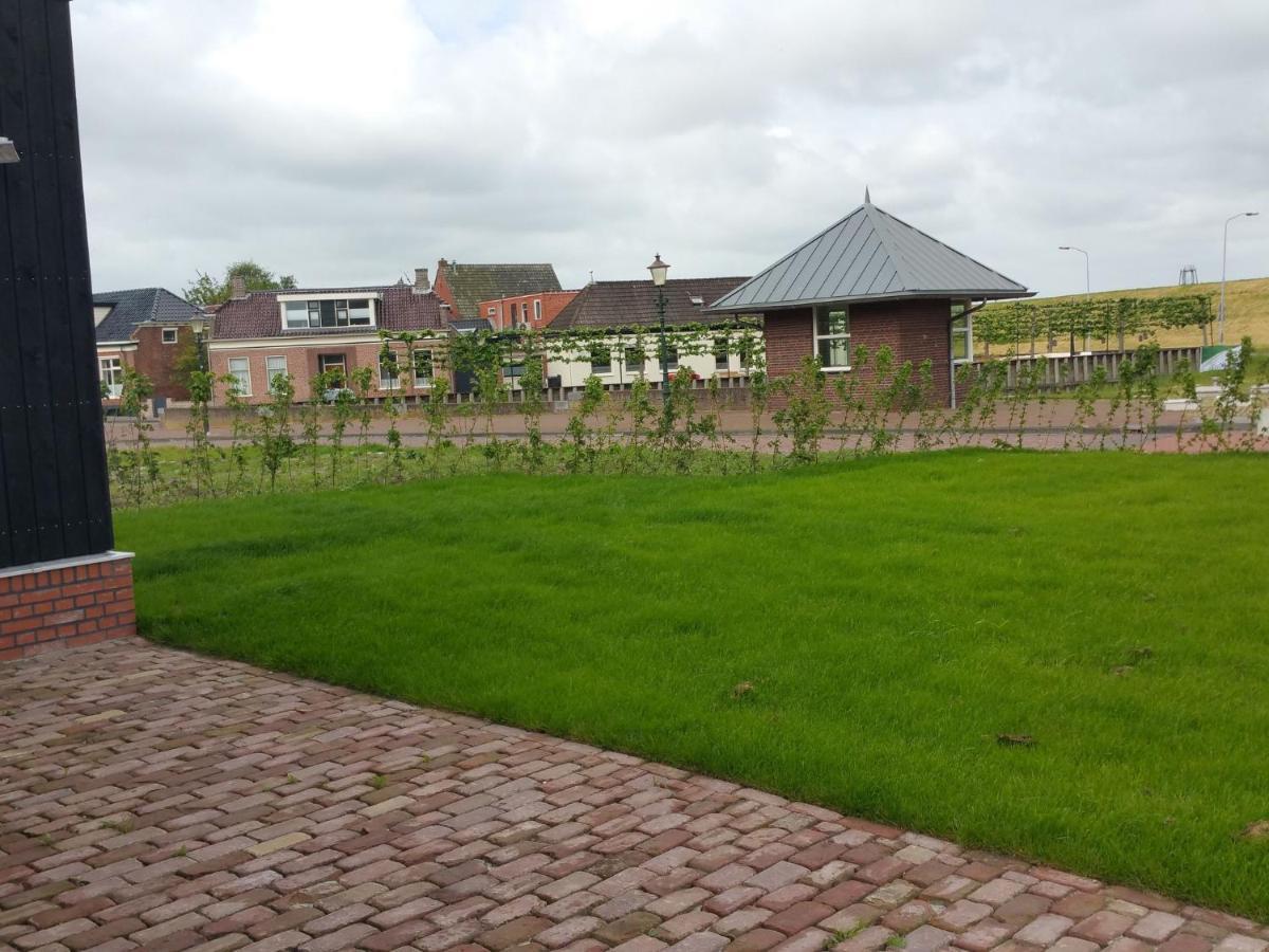 Heritage Holiday Home in Zoutkamp with Garden Buitenkant foto