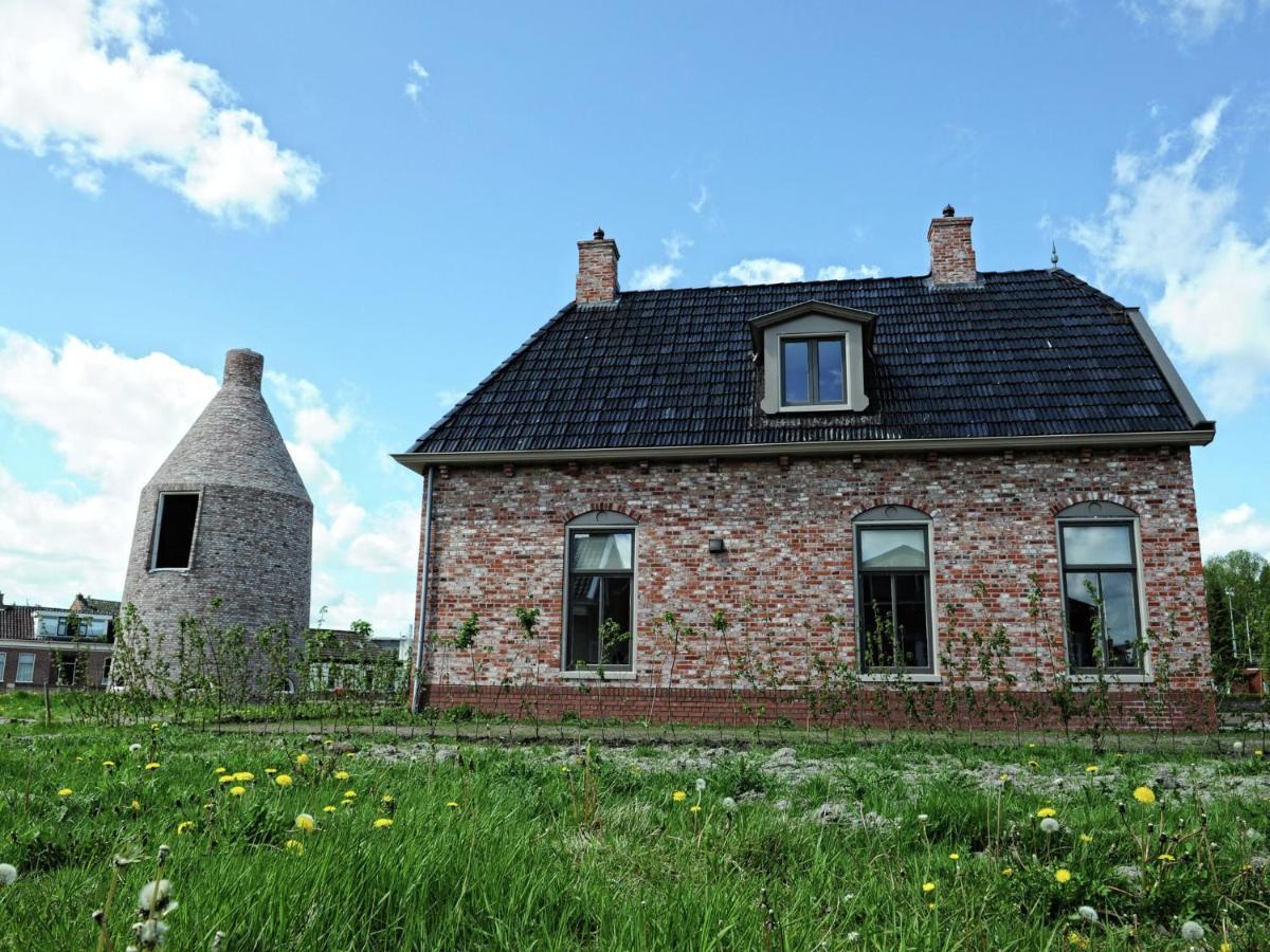 Heritage Holiday Home in Zoutkamp with Garden Buitenkant foto