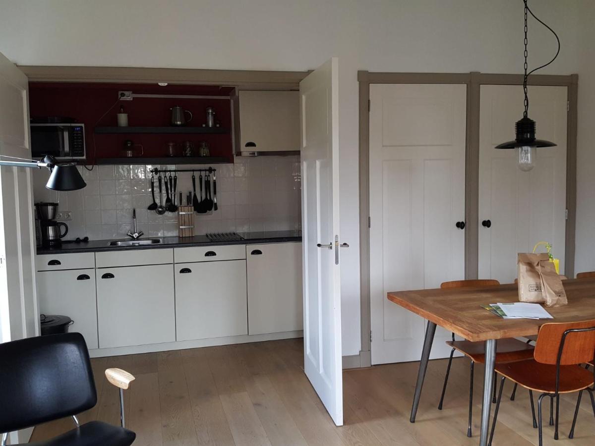 Heritage Holiday Home in Zoutkamp with Garden Buitenkant foto